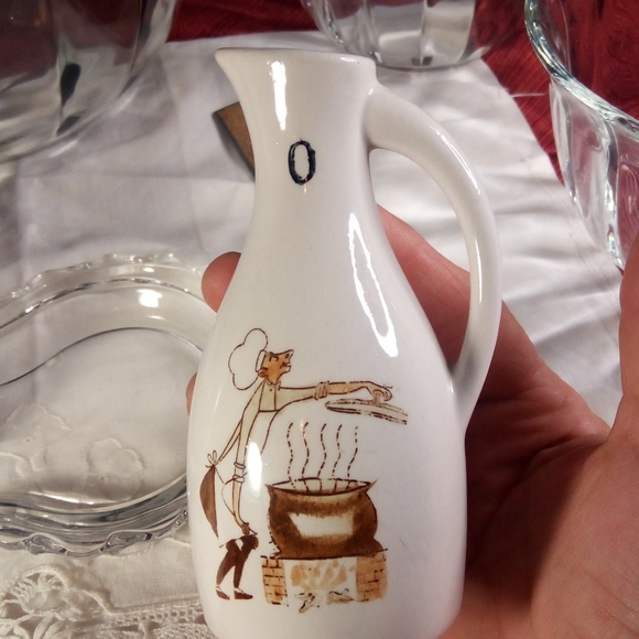 Toscany Salad Set & Ceramic Olive Oil & Vinegar Cruet Set - Picture 6 of 16